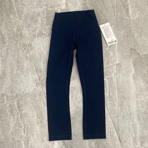 Lululemon wunder under HR crop 21” size 2 navy
